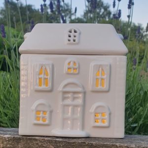 Ceramic House Wax Melt & Oil Warmer – White